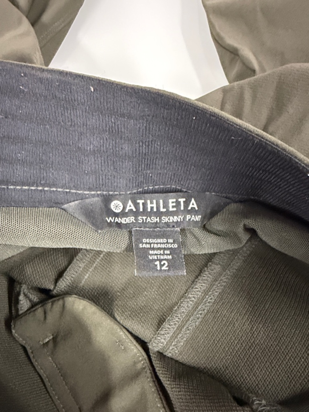 ATHLETA Wander Stash Skinny Pant 12 army green - Picture 5 of 6